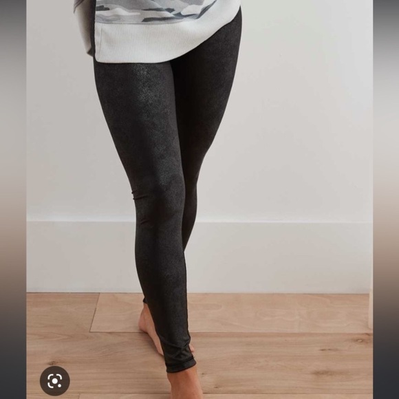 NWOT! Aerie Crackle High Waisted Leggings - Picture 2 of 7